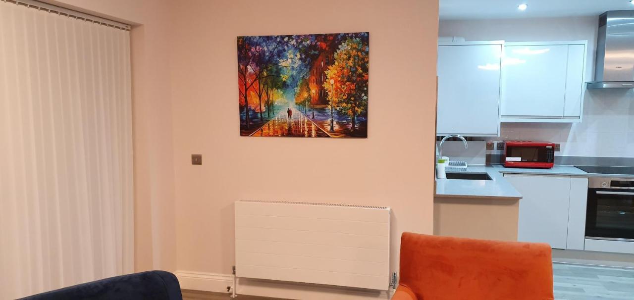 Garland Modern Spacious Apartment, Brentwood 1 Екстер'єр фото