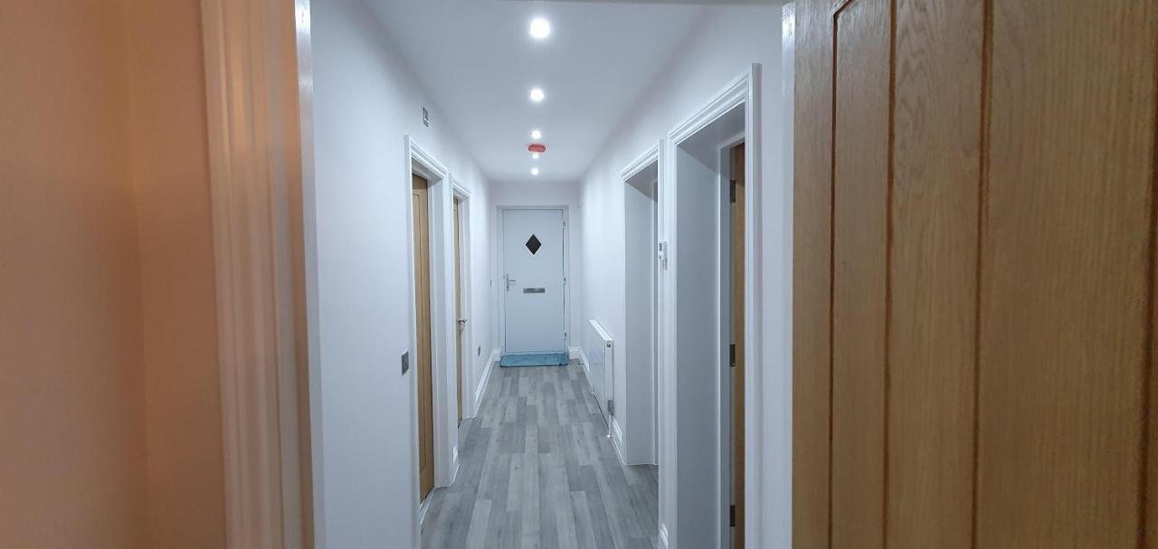 Garland Modern Spacious Apartment, Brentwood 1 Екстер'єр фото