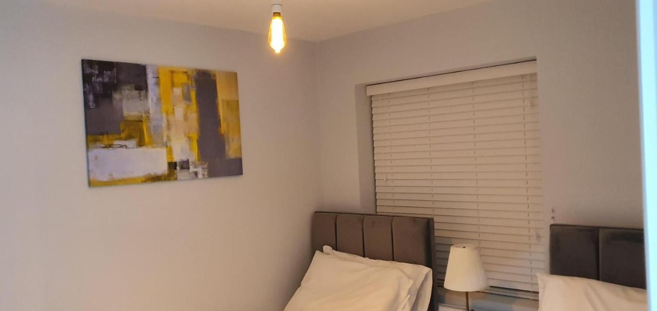 Garland Modern Spacious Apartment, Brentwood 1 Екстер'єр фото