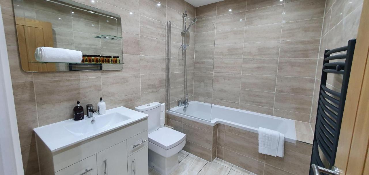 Garland Modern Spacious Apartment, Brentwood 1 Екстер'єр фото