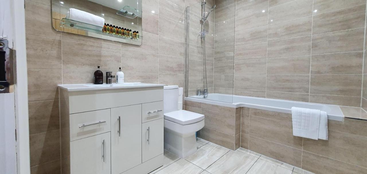 Garland Modern Spacious Apartment, Brentwood 1 Екстер'єр фото
