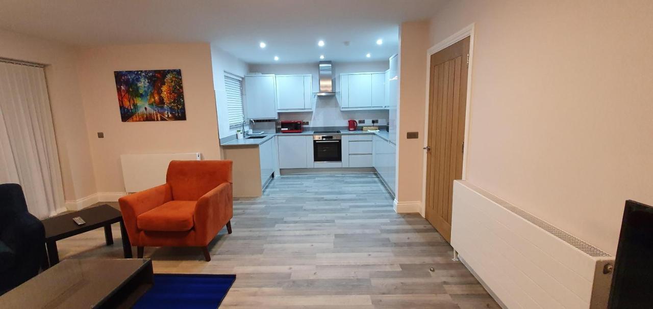 Garland Modern Spacious Apartment, Brentwood 1 Екстер'єр фото
